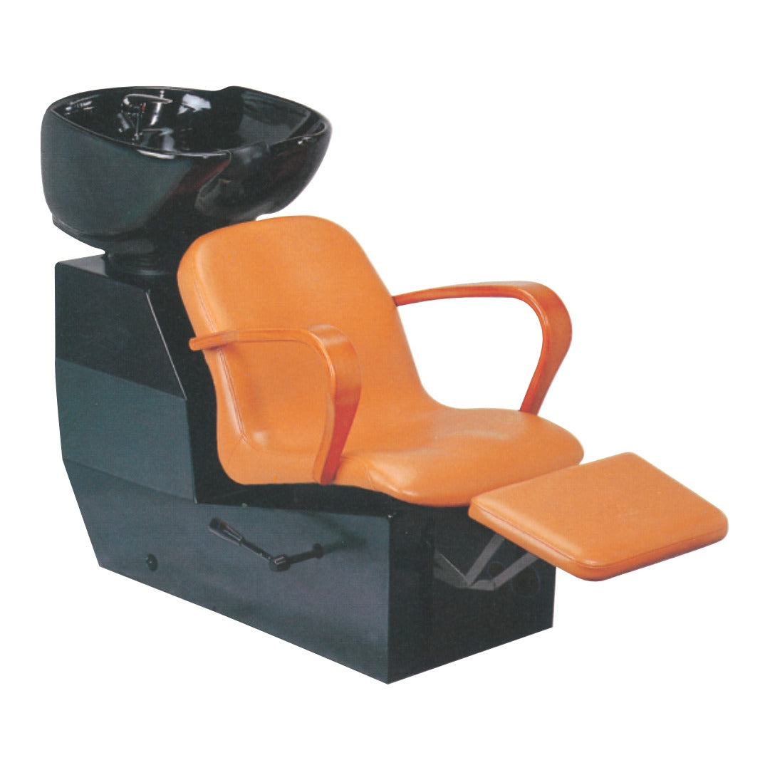 Salon shampoo chair GG‑104 with cushioned seat and reclining backrest.